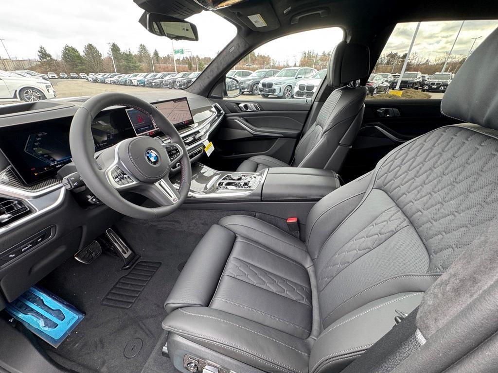 new 2025 BMW X7 car, priced at $118,675