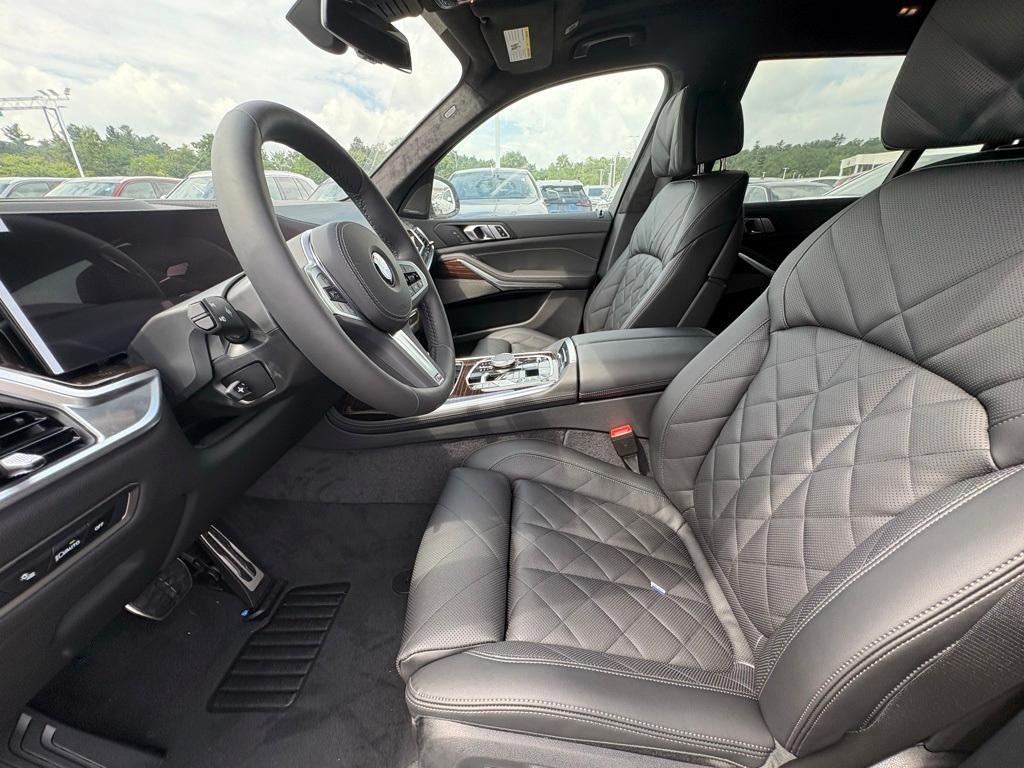 new 2026 BMW X7 car, priced at $96,080