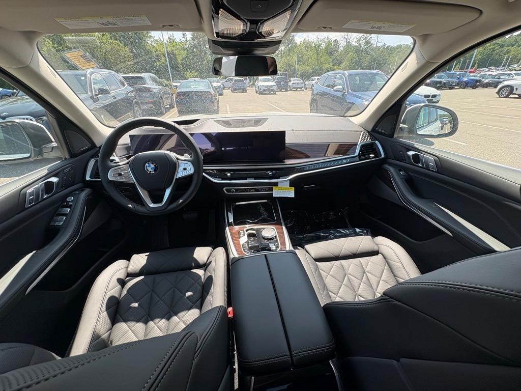 new 2026 BMW X7 car, priced at $91,925