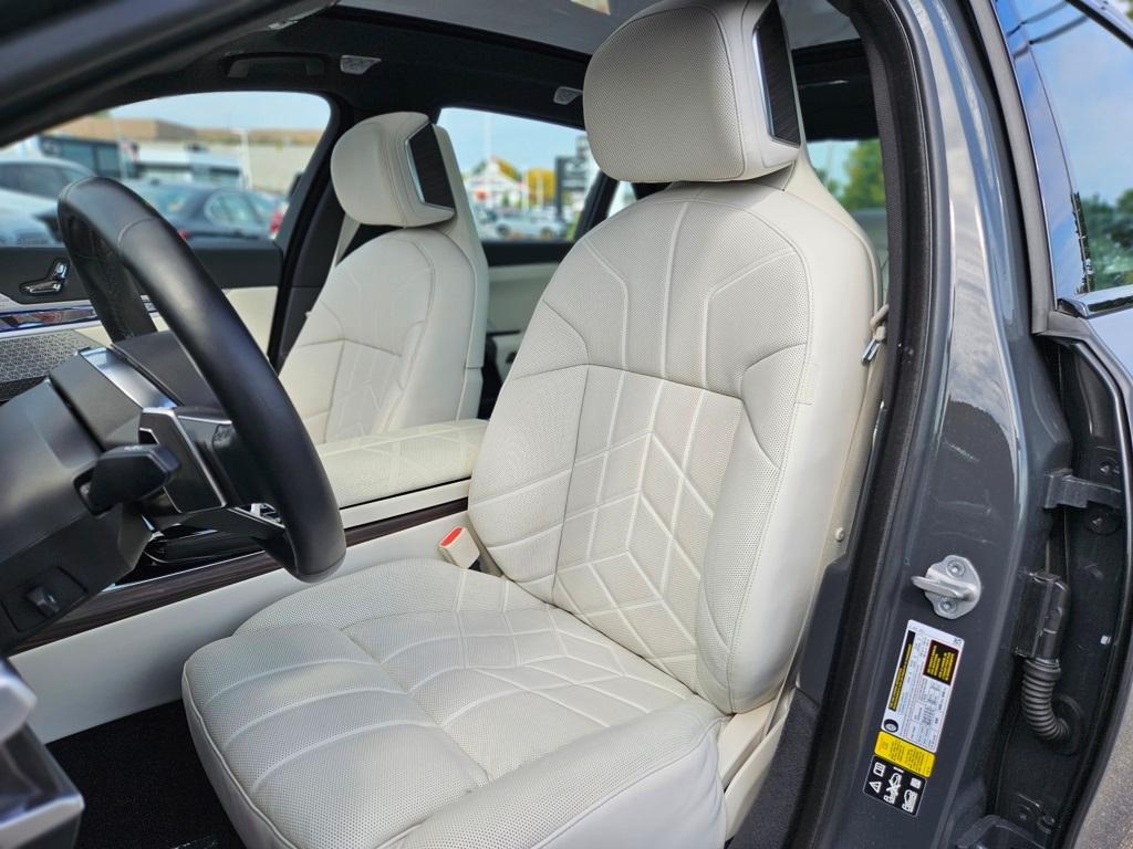 used 2023 BMW 760 car, priced at $75,974