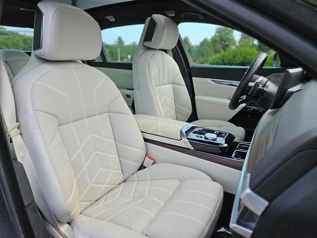 used 2023 BMW 760 car, priced at $75,974