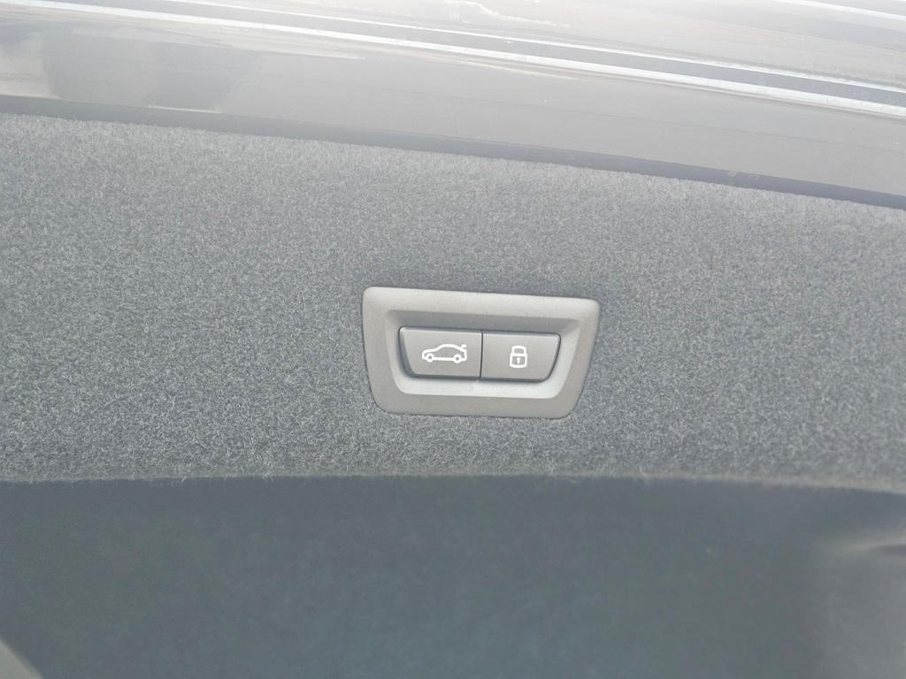 used 2025 BMW 760 car, priced at $112,936