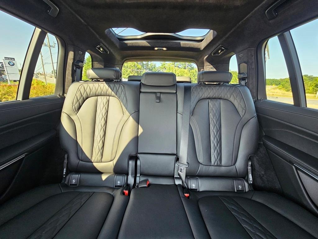 new 2026 BMW X7 car, priced at $123,075