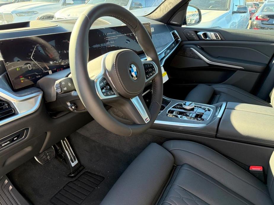 new 2025 BMW X7 car, priced at $100,725