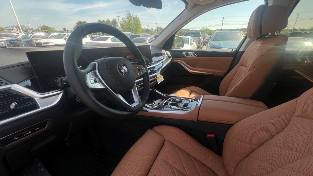 new 2025 BMW X7 car, priced at $87,175