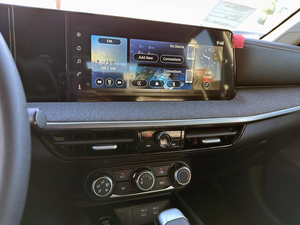 new 2025 Nissan Kicks car, priced at $24,313