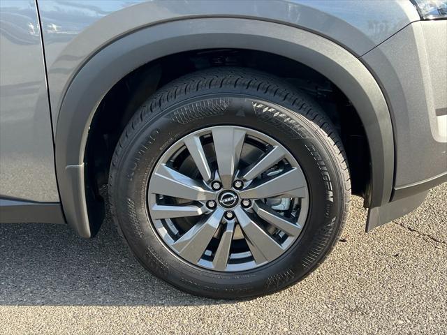 new 2025 Nissan Pathfinder car, priced at $37,860