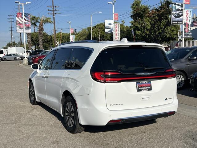 used 2021 Chrysler Pacifica Hybrid car, priced at $24,116
