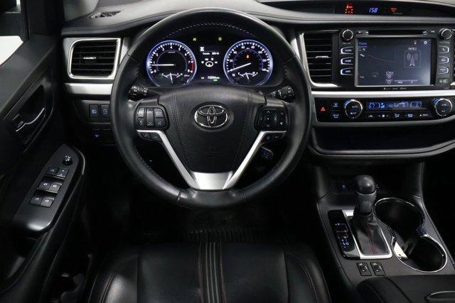 used 2019 Toyota Highlander car, priced at $27,499