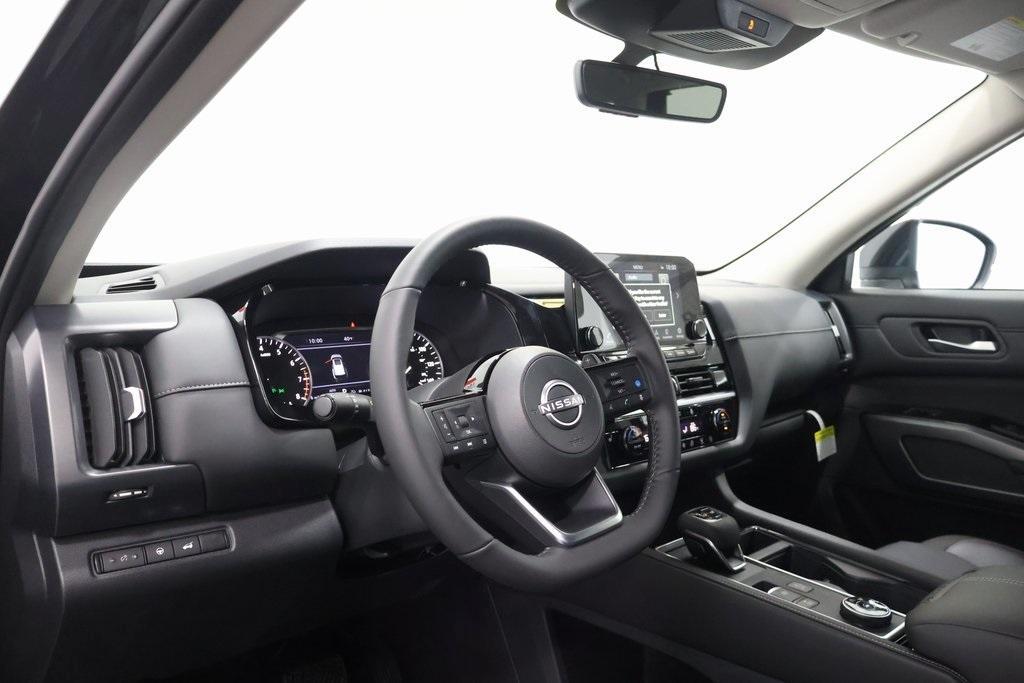 new 2025 Nissan Pathfinder car, priced at $42,998
