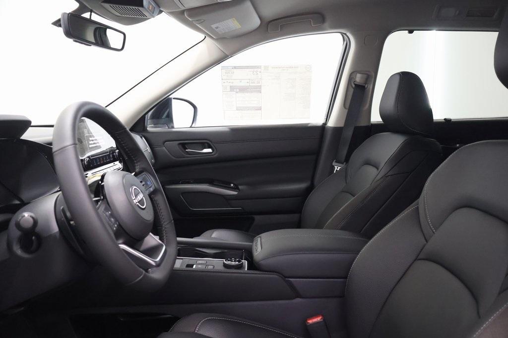 new 2025 Nissan Pathfinder car, priced at $42,998