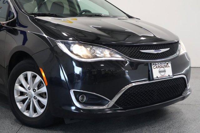 used 2018 Chrysler Pacifica car, priced at $15,219