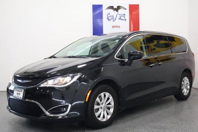 used 2018 Chrysler Pacifica car, priced at $15,219