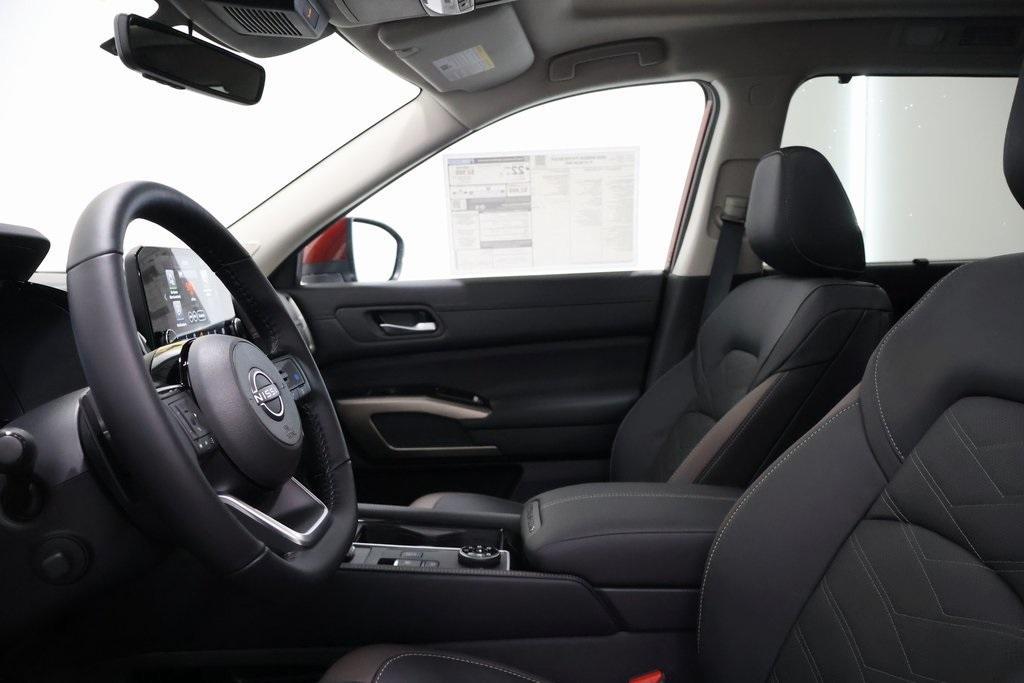 new 2025 Nissan Pathfinder car, priced at $52,587