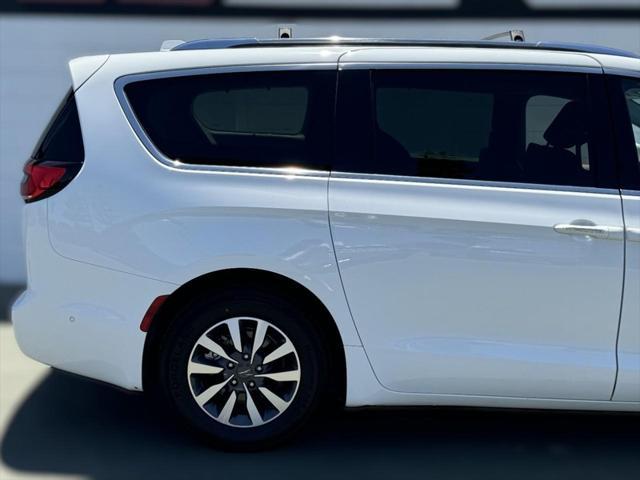 used 2021 Chrysler Pacifica Hybrid car, priced at $24,787