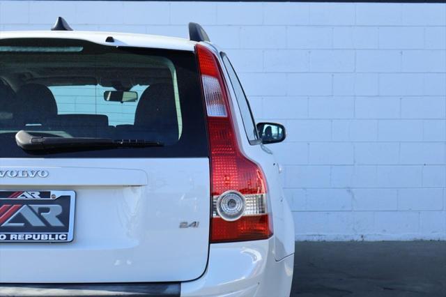 used 2007 Volvo V50 car, priced at $11,991