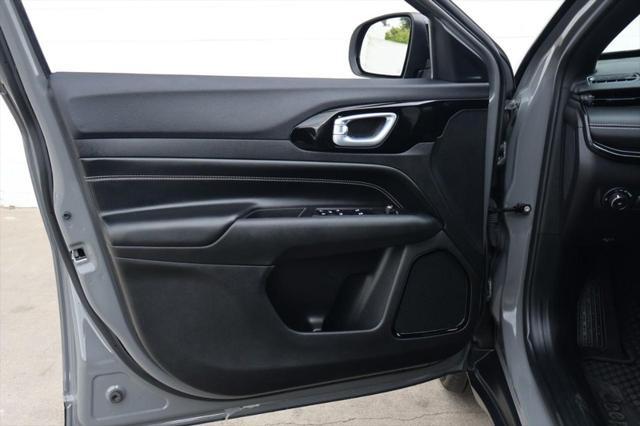 used 2023 Jeep Compass car