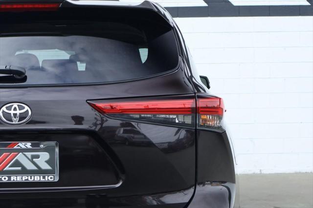 used 2021 Toyota Highlander car, priced at $27,991