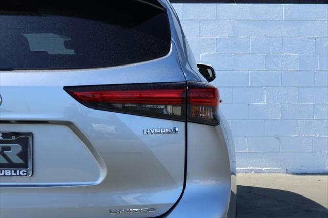 used 2023 Toyota Highlander Hybrid car, priced at $37,991