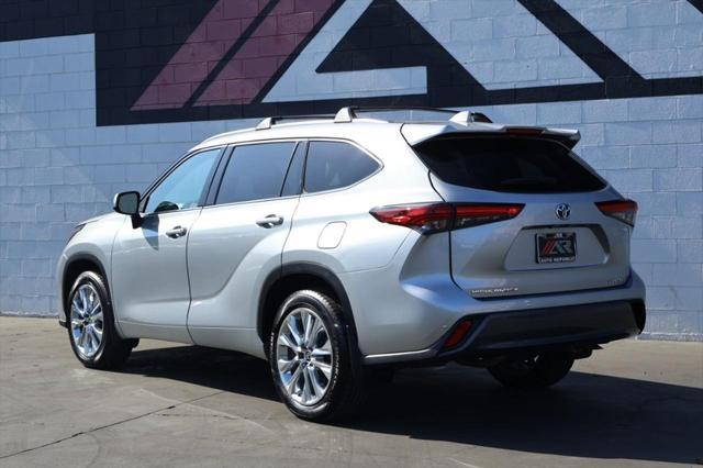 used 2023 Toyota Highlander Hybrid car, priced at $37,991