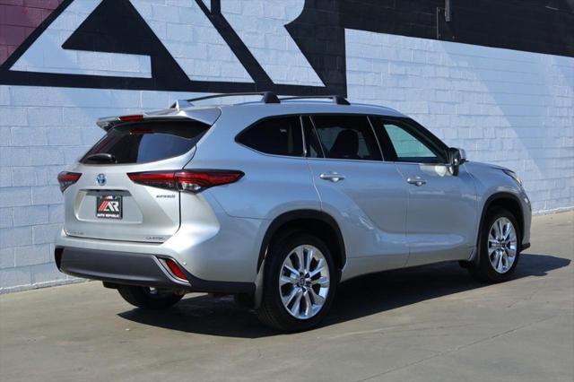 used 2023 Toyota Highlander Hybrid car, priced at $37,991