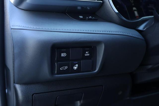 used 2023 Toyota Highlander Hybrid car, priced at $37,991