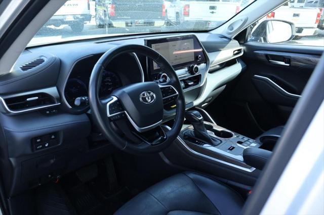 used 2023 Toyota Highlander Hybrid car, priced at $37,991