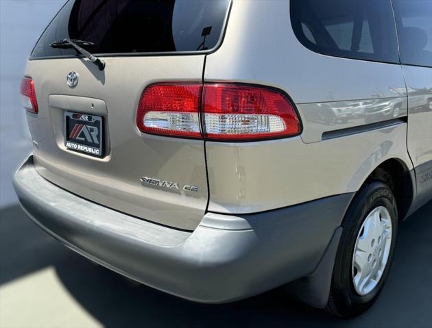 used 2002 Toyota Sienna car, priced at $5,039