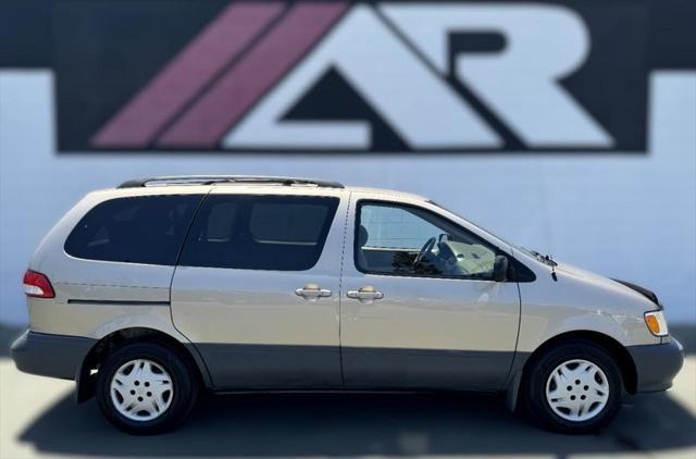 used 2002 Toyota Sienna car, priced at $5,039