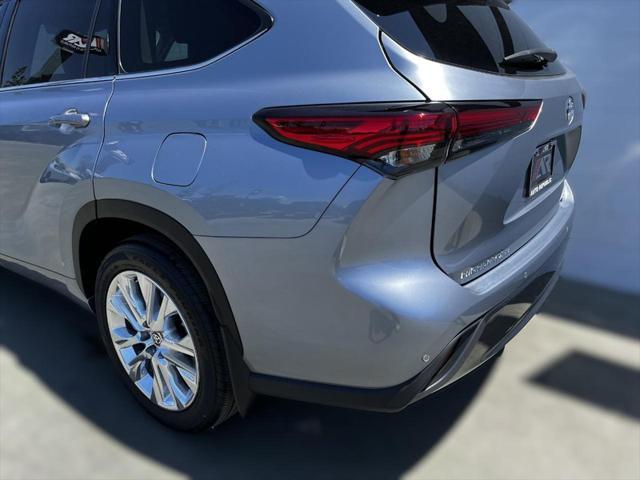 used 2021 Toyota Highlander car, priced at $37,759