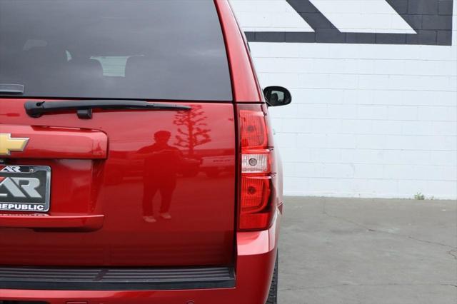 used 2014 Chevrolet Suburban car, priced at $11,991