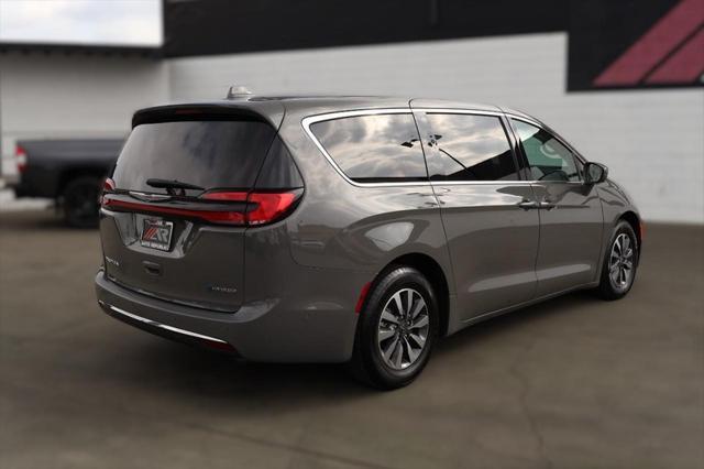 used 2022 Chrysler Pacifica Hybrid car, priced at $22,991