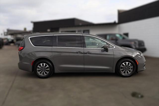 used 2022 Chrysler Pacifica Hybrid car, priced at $22,991