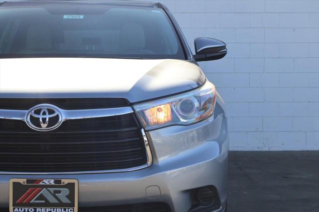 used 2016 Toyota Highlander car, priced at $15,991