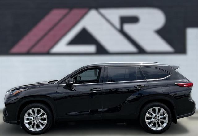 used 2022 Toyota Highlander Hybrid car, priced at $34,881