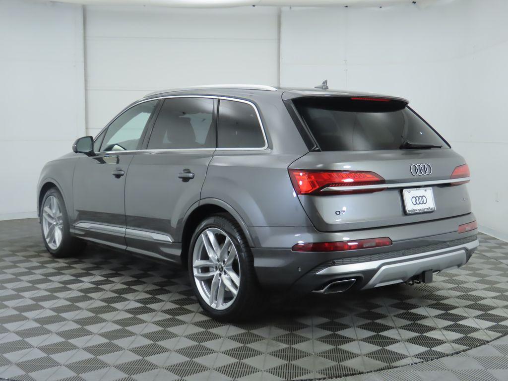 new 2025 Audi Q7 car, priced at $76,300