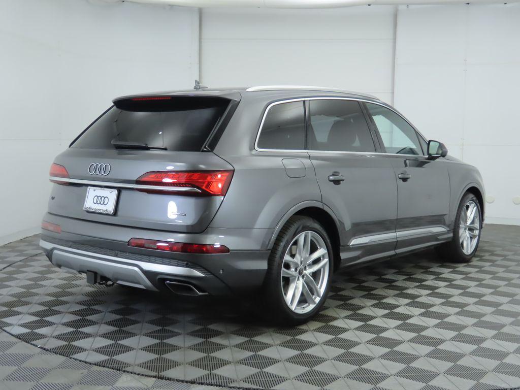 new 2025 Audi Q7 car, priced at $76,300