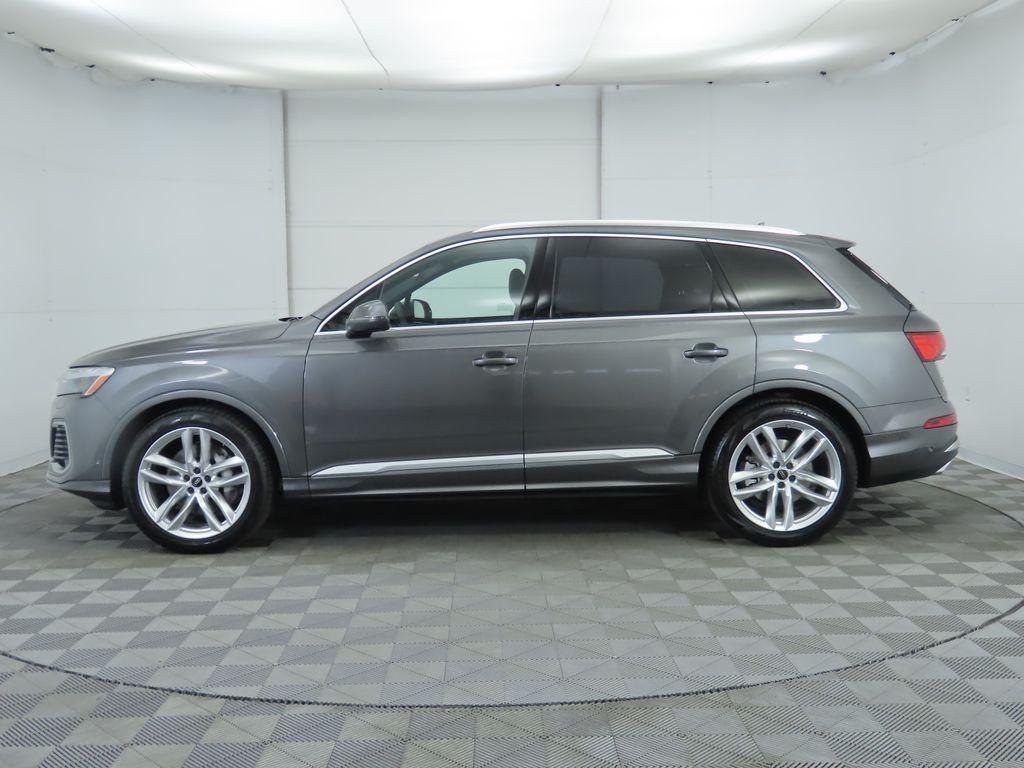 new 2025 Audi Q7 car, priced at $76,300