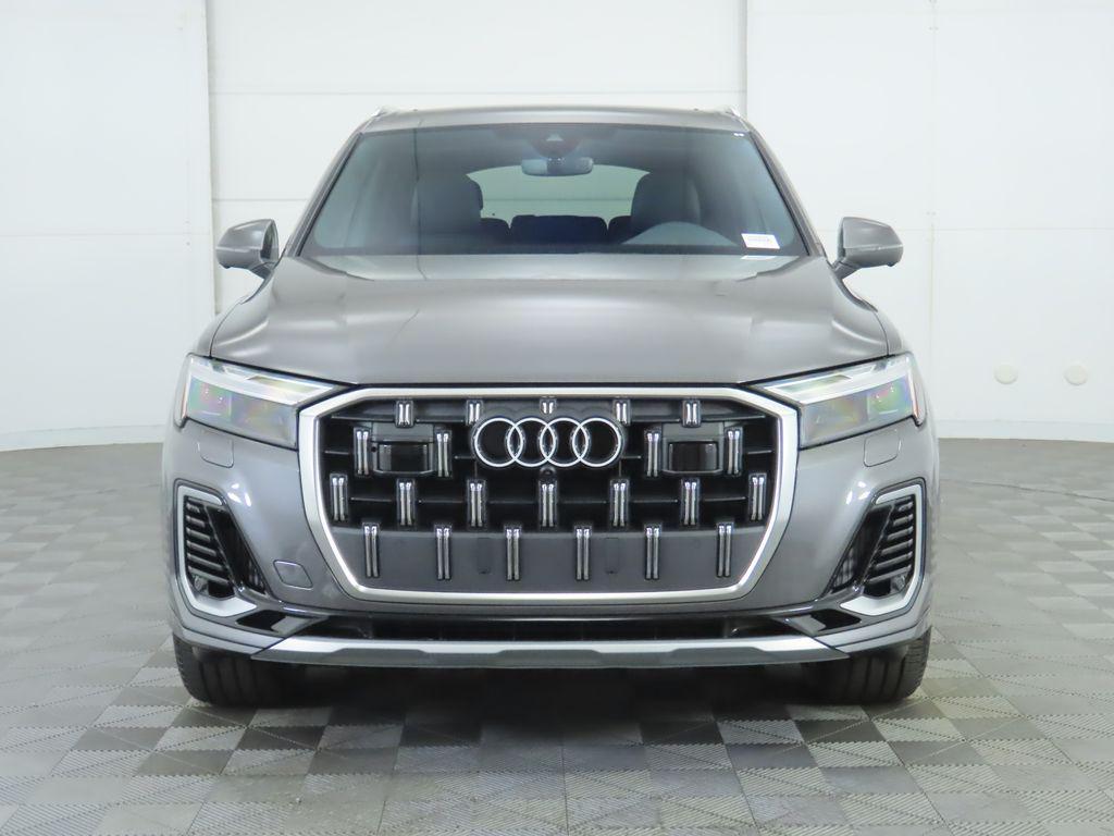 new 2025 Audi Q7 car, priced at $76,300