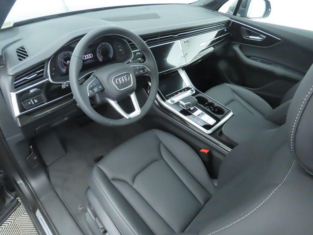 new 2025 Audi Q7 car, priced at $76,300