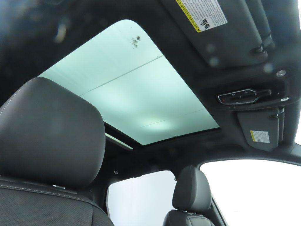 new 2025 Audi Q7 car, priced at $76,300