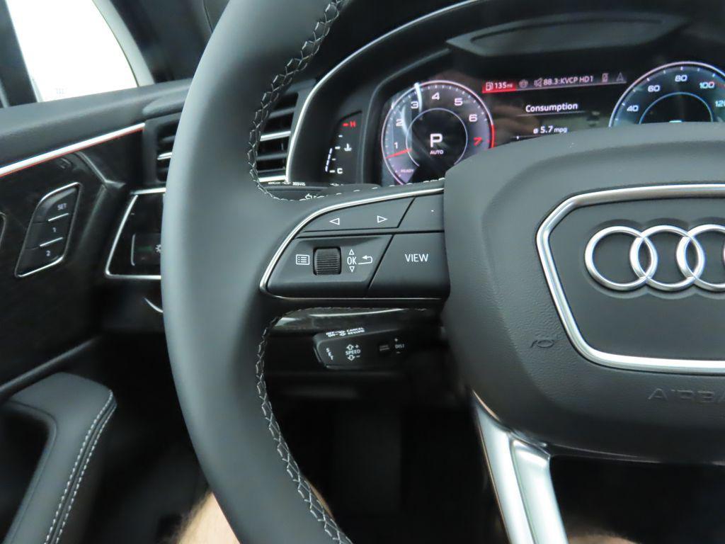 new 2025 Audi Q7 car, priced at $76,300