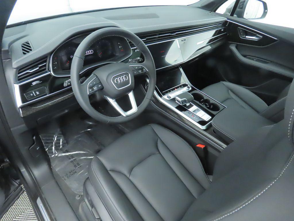 new 2025 Audi Q7 car