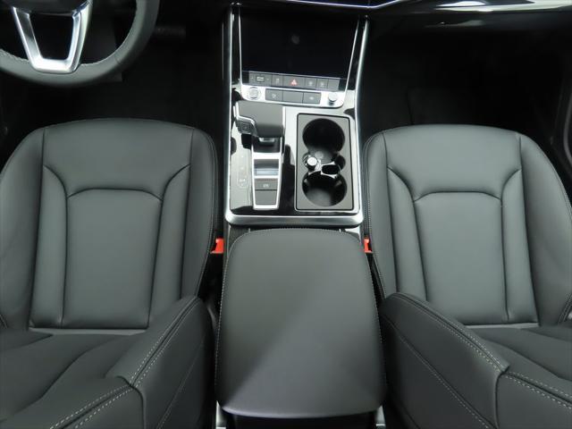 new 2025 Audi Q7 car, priced at $72,970