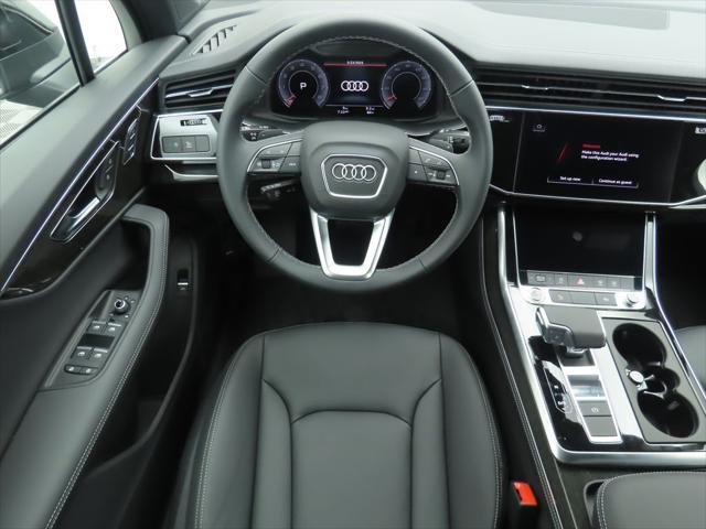 new 2025 Audi Q7 car, priced at $72,970