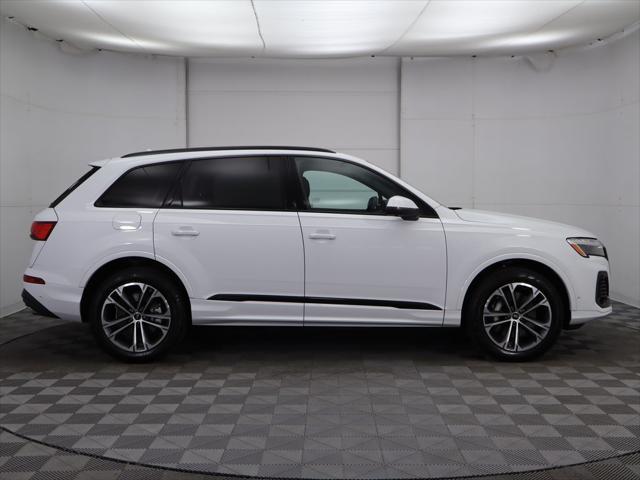 new 2025 Audi Q7 car, priced at $68,370