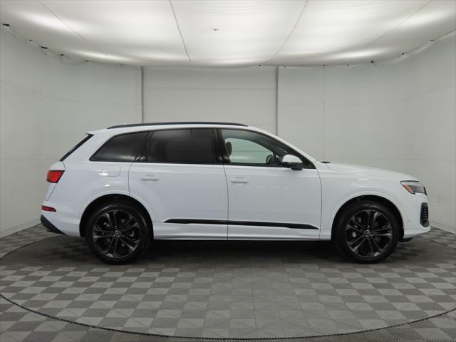 new 2025 Audi Q7 car, priced at $77,460