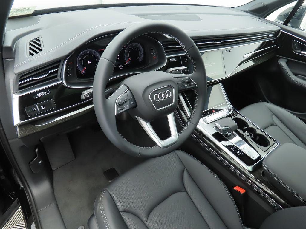 new 2025 Audi Q7 car, priced at $76,900