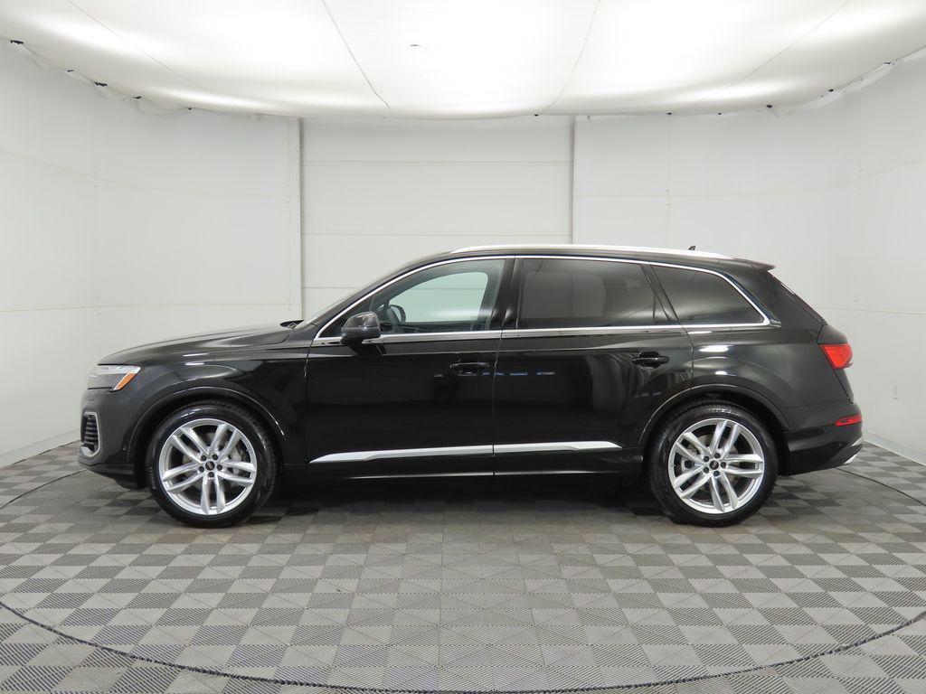 new 2025 Audi Q7 car, priced at $76,900