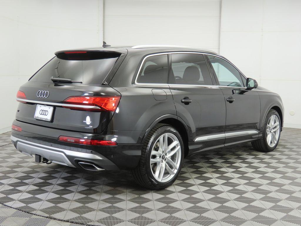 new 2025 Audi Q7 car, priced at $76,900
